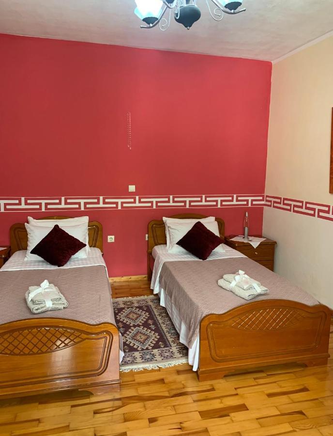 Christina'S House With 2 Bedrooms And Free Parking Gjirokastër Exterior foto